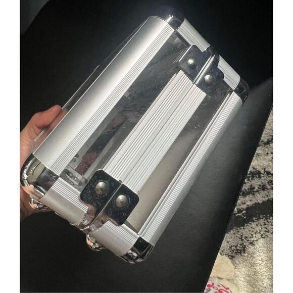 ⚡️SPRING CLEAN SALE⚡️ rare betty boop holographic metal bag with strap - Picture 6 of 9